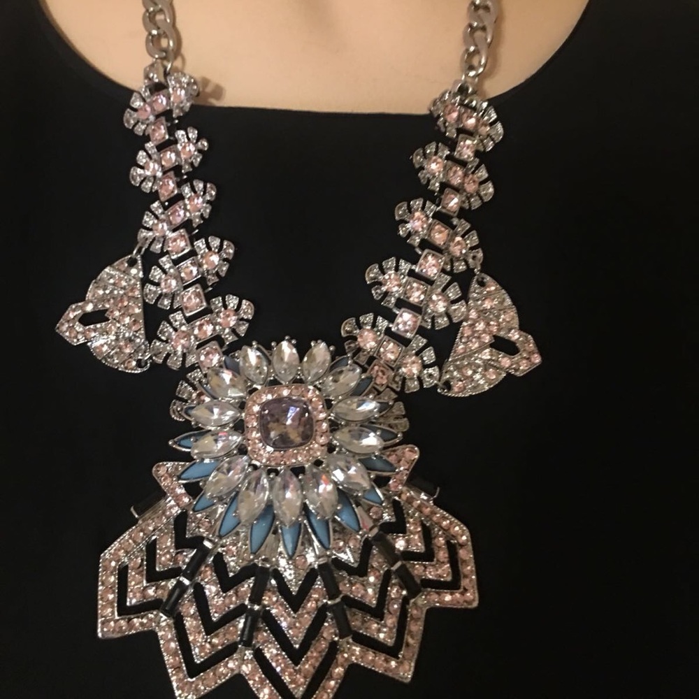 Statement necklace